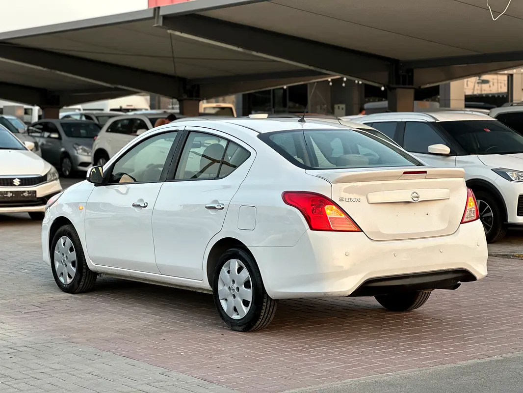 Nissan Sunny 2023