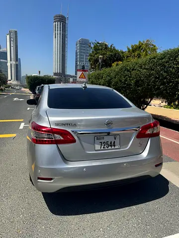 2013 Nissan SENTRA 照片 2