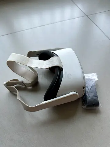 Meta Quest 2 / Meta Quest VR Headset - White (Good Condition)