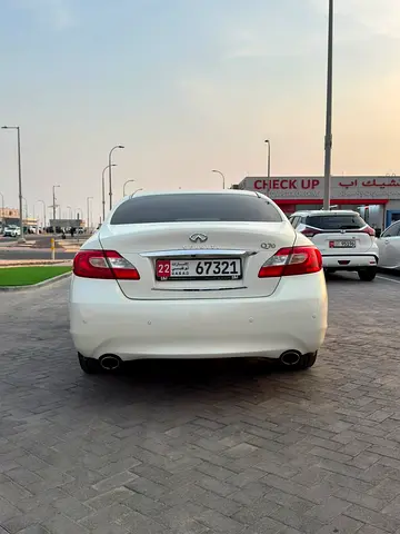 2014 Infiniti Q70 — фото 15