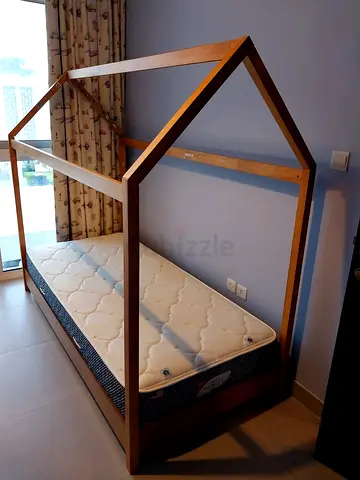Sammy Hut Toddler Bed
