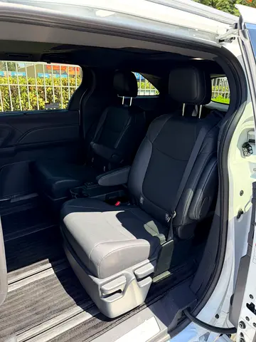 صورة 14 لـ 2025 Toyota SIENNA