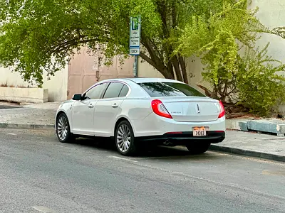 صورة 5 لـ 2014 Lincoln MKS