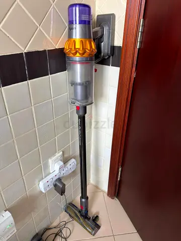 Dyson V15s Detect Submarine Wet & Dry Vacuum – Only 5 Months Old