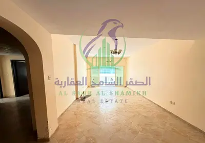 أرخص ثلاث غرف وصالة للايجار في التعاون على شارع التعاون الجديد مساحة واسعة بلكونة بإطلالة مفتوحة غرفة خادمة خزائن بالحائط وموزع كبير
