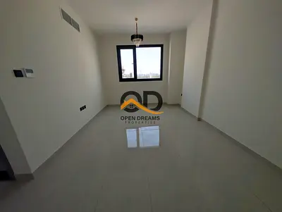 BARAND NEW FAMILY BUILDING 1BHK 2 WASHROOM WITH BULCONEY RENT 42K ( 12 CHAQ PAYMENT) PARIM LOCATION