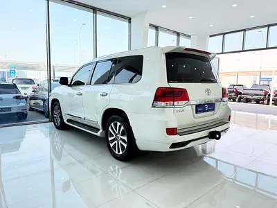 صورة 4 لـ 2018 Toyota LAND CRUISER