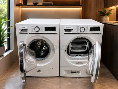 Siemens IQ700 Washer and Dryer Set - Excellent Condition