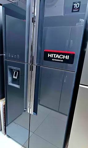 Hitachi Four doors Side-by-Side Refrigerator with water dispenser Flawless Condition
