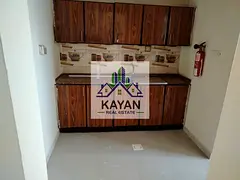 Spacious studio in Al Maqta, private bath & kitchen, parking, ideal for 6–8 workers and companies.