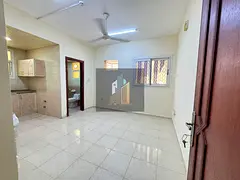 Spacious studio sparte kitchen Available for family