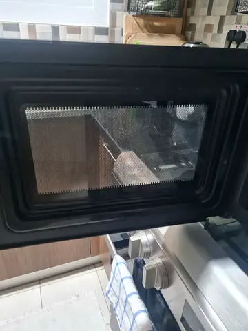 Used countertop microwave oven - good working condition
