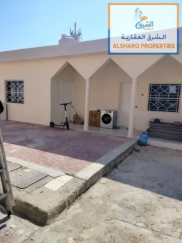 عرض مغري للإيجار السنوي في مشيرف عجمان بيت كبير مع ملحق بمساحة 15000 قدم مناسب للسكن العائلي وسكن الموظفين ويمكن عمل برتشنات