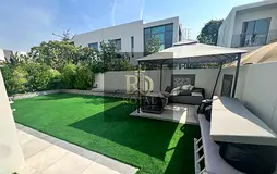 HOT DEAL | 4BR VILLA 4BR Semi-Detached Villa | READY TO MOVE | PRIME LOCATION