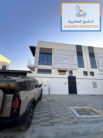فيلا للبيع | الحوشي الشارقة | فرصة نادرة | 4 غرف ماستر | تصميم قصور | 2.5 مليون | شلال وحديقة | جاهزة للسكن