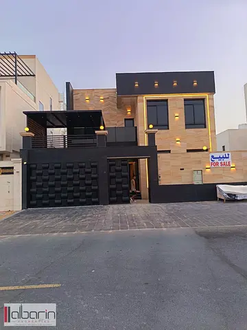 Villa for sale in Ajman, Al Zahia area: 5 master bedrooms and a separate majlis.