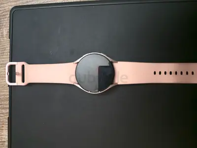 Samsung Galaxy Watch 5 (pink) - used, good condition. With Broken glass.