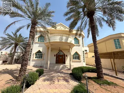 Spacious 5 Bedroom Villa for Rent in Al Falaj