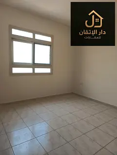 "Golden opportunity for rent: 2-bedroom apartment with living room in Al Majara area. Includes centr