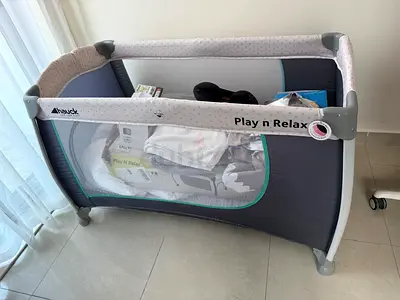Hauck Play n Relax Portable Playpen / Travel Cot - Good Condition