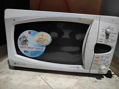 LG 30L Microwave Oven - Used