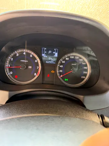 2015 Hyundai ACCENT — миниатюра 4
