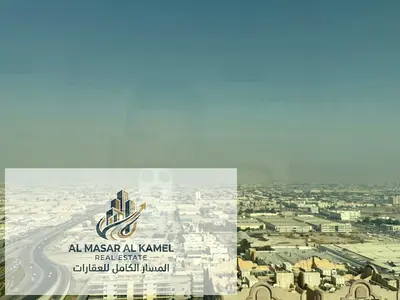 شقة غرفتين وصالة بالمجاز 2 مع موزع وإطلالة مفتوحة وبانوراما كاملة وخزائن بالحائط و3 حمامات وتكييف مجاني وموقع مميز