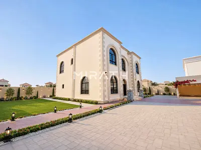 FULLY RENNOVATED HIGH QUALITY FINISHING WITH HUGE PLOT