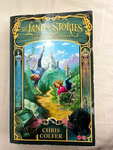 The Land of Stories: The Wishing Spell by Chris Colfer (Hardcover/Paperback - single book)