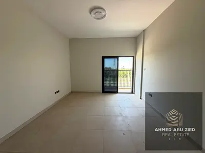 شقة غرفتين وصالة أول ساكن في مشروع كينتيا بالزاهية، بتصميم حديث وتشطيبات راقية، مع موقف سيارات وإطلالة مميزة على الطريق، بالإضافة إلى جيم ومسبح داخل ا
