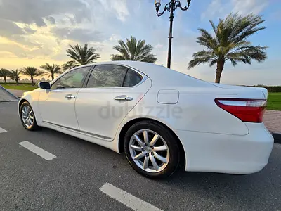 Lexus LS 460 2007 American Specs - Pristine Condition