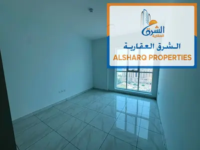 علي كورنيش عجمان مباشره  شقه ثلاث غرف وصاله  اول ساكن  إطلاله بحريه السعر  70 الف  علي 4 دفعات  اطلاله ممتازه علي البحر مباشره  3 حمام
