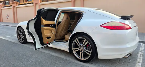 2011 Porsche PANAMERA — миниатюра 16