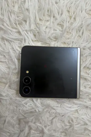 SAMSUNG FLIP 5,256 gb