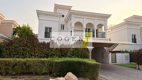 4 BR Villa with Private Garden in The Villa