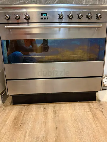 Amazing deal excellent Smeg electrical cooker  for sale
