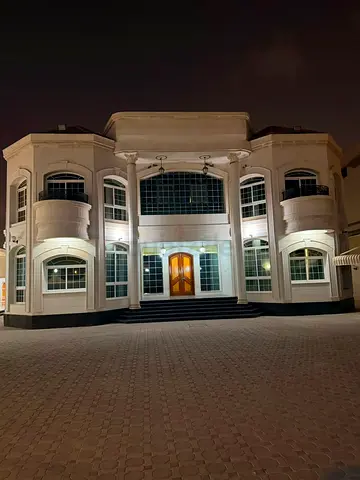 Studio available in villa