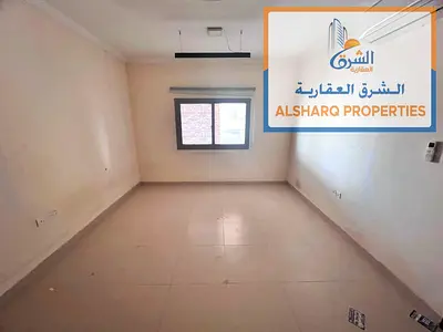 فرصة مميزة للسكن في استوديو واسع بموقع حيوي في منطقة المويهات 2 بعجمان، يقع في الطابق الأرضي وعلى شارع رئيسي