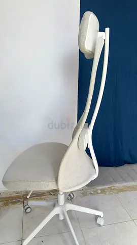 Ergonomic white office chair with headrest - good condition