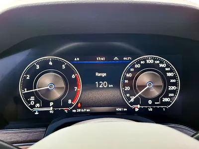 صورة 15 لـ 2023 Volkswagen TOUAREG