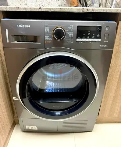 Dryer Samsung brand heatpump dryer almost in new condition