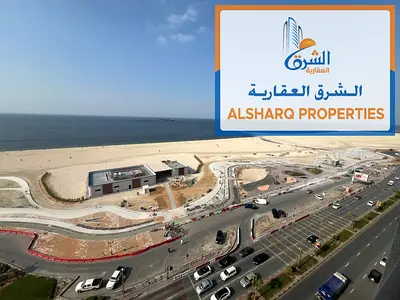 شقه ثلاث وصاله 3 حمام غرفه ماستر مع خزائن بالحائط كورنيش اطلاله علي البحر