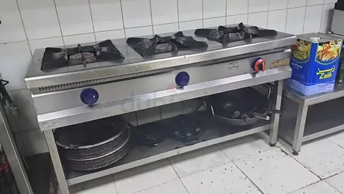 RUNNING INDIAN  RESTAURENT AT PRIME LOCATION IN KARAMA FOR SALE