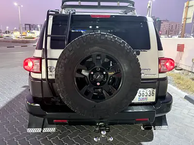 2015 Toyota FJ CRUISER photo 2