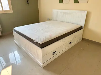 queen Ikea bed with mattress 160cm x 200cm. 4 drawers very strong, small scratchs here and there