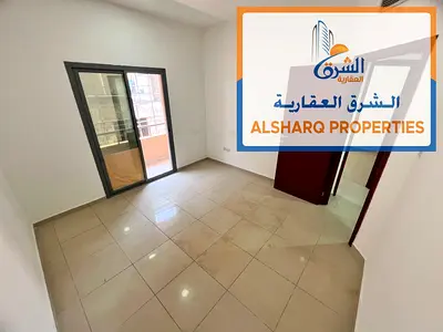غرفة وصالة_ بلكونة_ خزائن بالحائط_ تكييف مركزي_ سهل المخرج للشارقة ودبي