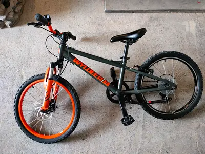 Kids/Youth Mountain Bike - 20 inch, Good Condition