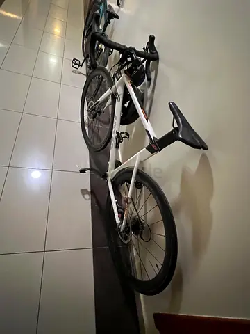 Java Siluro 3 Road Bike in White and Black