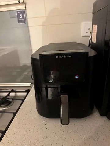 NutriChef Compact Air Fryer XL 8L - Black, Good Working Condition