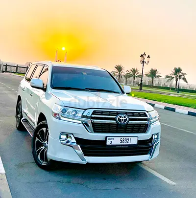 Toyota Land Cruiser GXR 2015 | GCC Specs | Pristine Condition